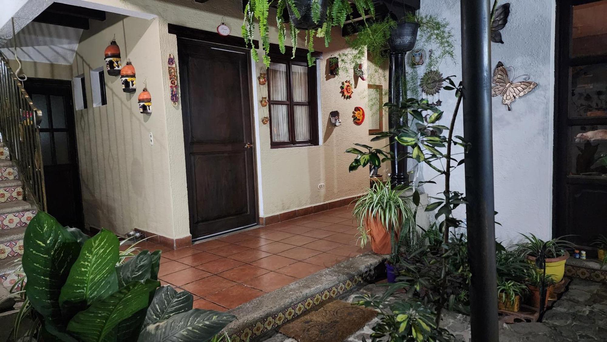 Magnolias Hotel Antigua Room photo