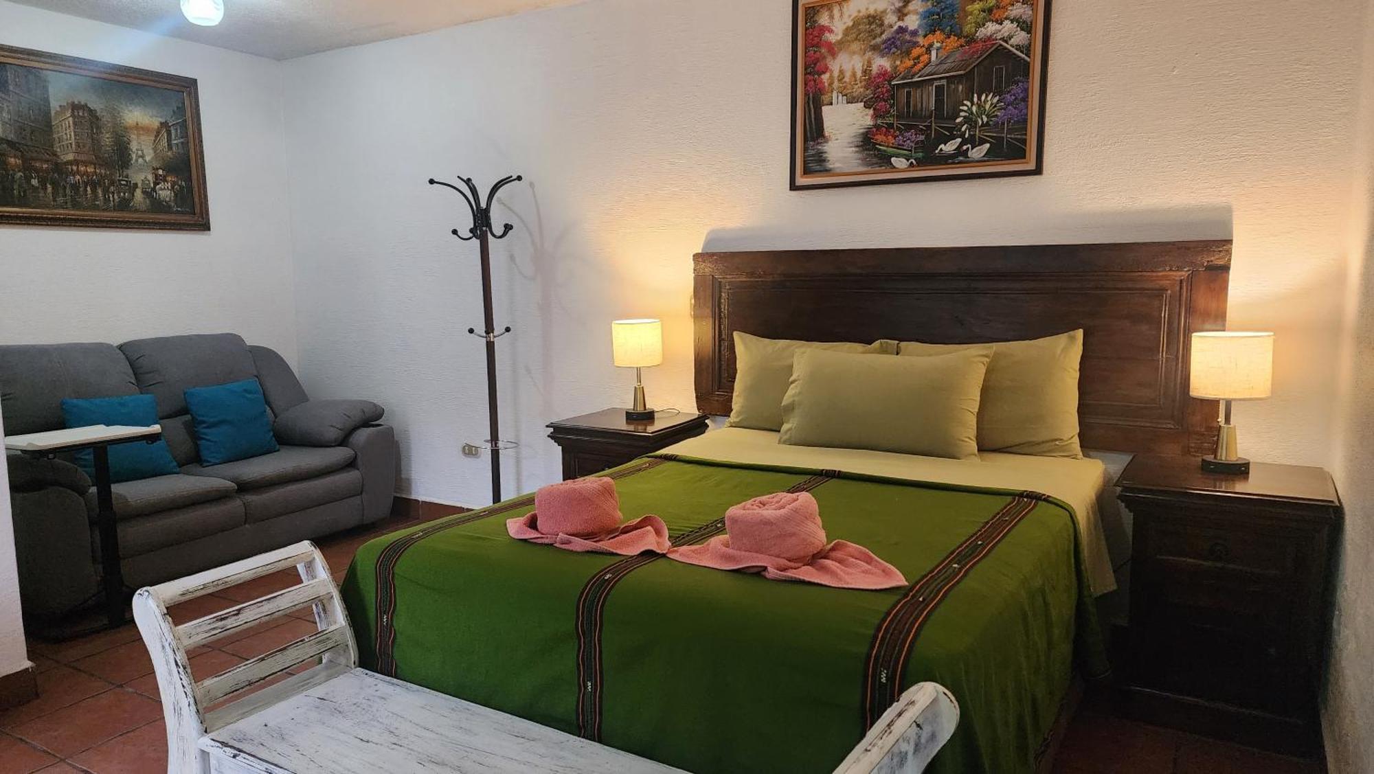 Magnolias Hotel Antigua Room photo